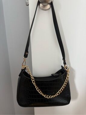 Black Croc-Embossed Shoulder Bag with Gold Chain